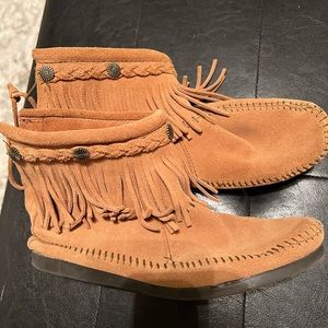 Minnetonka Fringe Moccasins